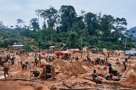 Congolese women turn to mining for survival after jihadist attacks