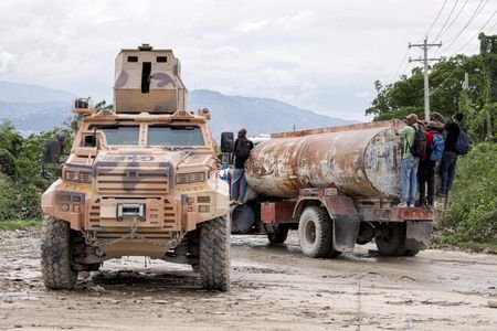 FILE PHOTO: El Salvador announces rescue mission for four air