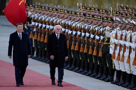 Chinese President Xi Jinping meets with German President Frank-Walter Steinmeier